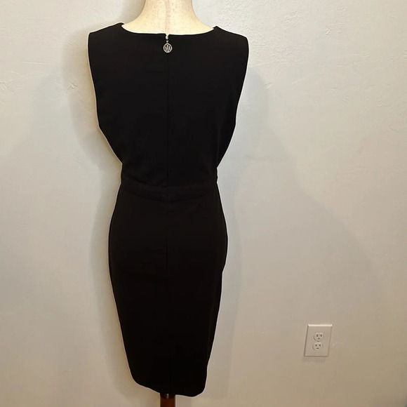 TOMMY HILFIGER SHEATH DRESS WITH BUCKLE FRONT DETAIL - Picture 5 of 10